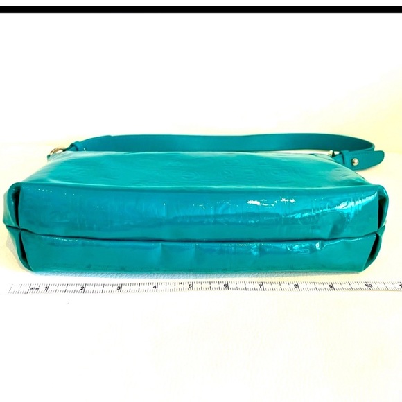 ❌ SOLD Authentic Embossed Patent Leather Hand Bag - Picture 10 of 11